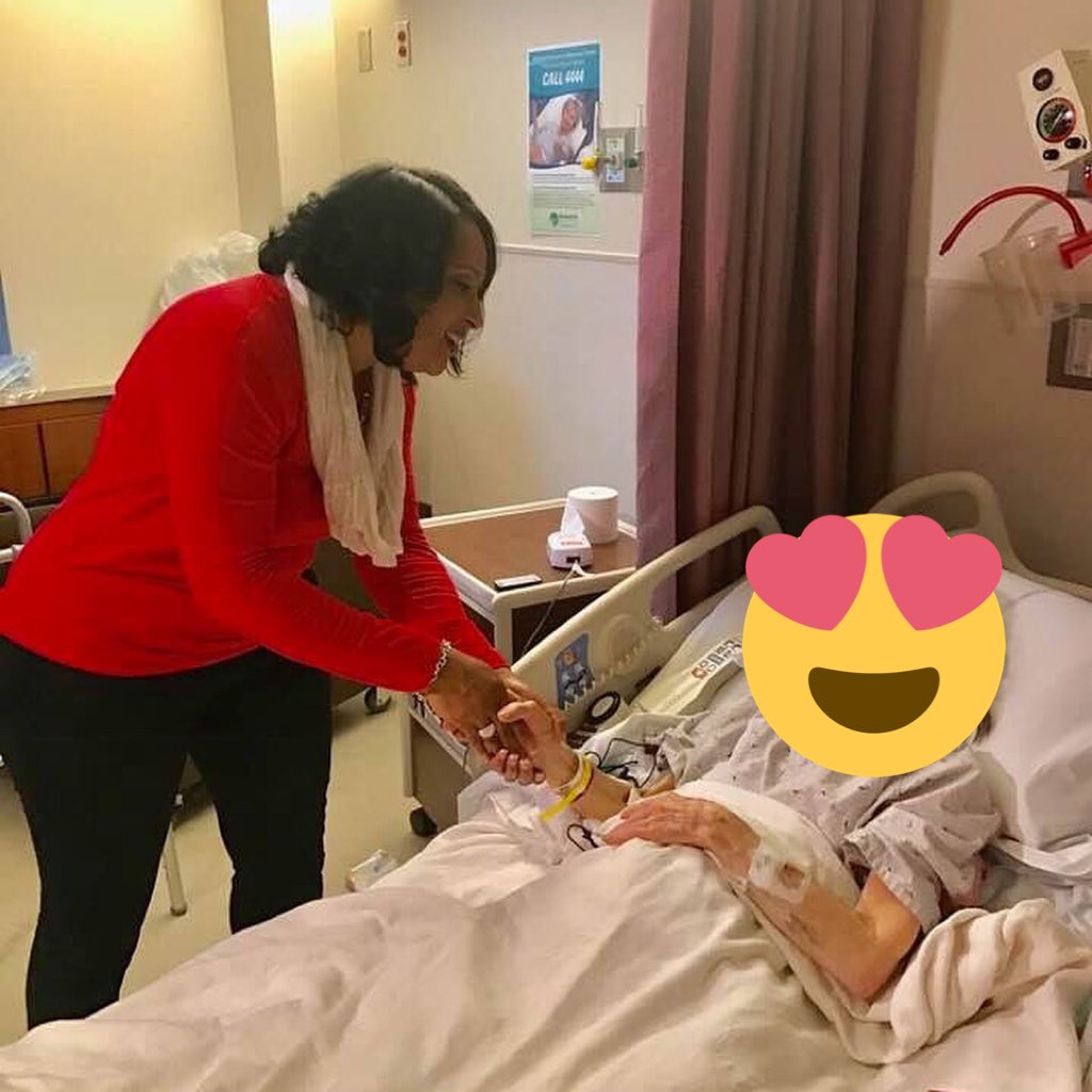 givehopehelp's tweet image. Uplift cancer patients for V-Day. Items below needed by 1/31/19. Email us: donate@givinghopeandhelp.com
Make tax deductible donations at: givinghopeandhelp.org. 
Portion of proceeds benefits American Cancer Society KC! 
#GiveHopeHelpLOVEBags4Cancer @AmericanCancer @SU2C