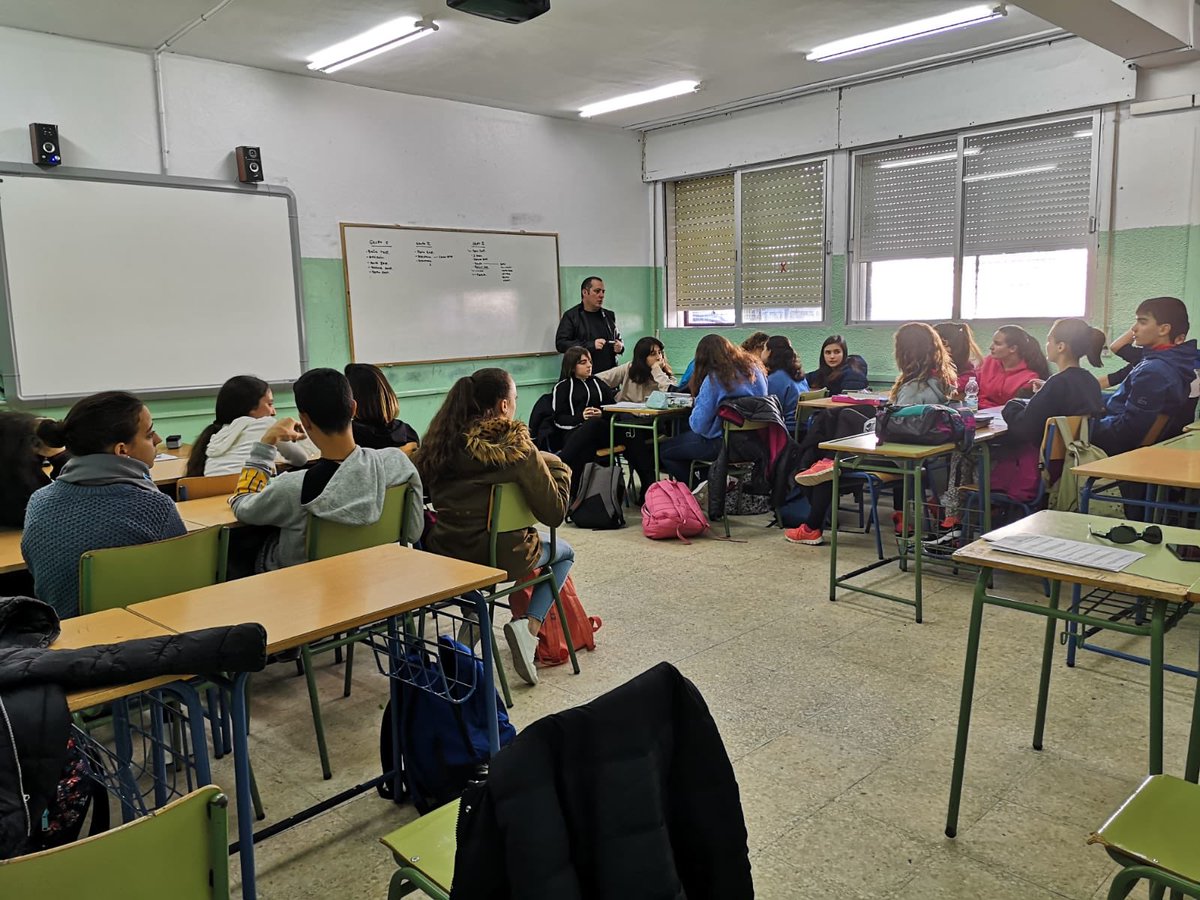 FICSANFEST's tweet photo. FICSAN con el cine en las aulas.
Con la entrada del nuevo año, el Festival Internacional de cortometrajes de San Roque retoma su calendario de actividades enmarcadas dentro de la programación de invierno.  Más en https://t.co/kXs9wwSXJ0, Facebook o Instagram @ficsancortonetrajes https://t.co/bkgpHTSjbs