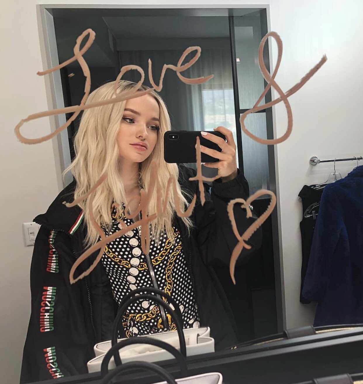 ダヴ・キャメロン直筆サイン入り2Lサイズ写真…Dove Cameron Amazon.co.jp: ダヴ キャメロン直筆サイン入り2Lサイズ写真…Dove