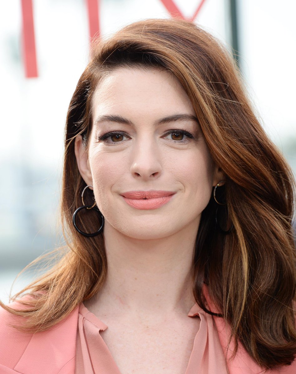 Anne Hathaway FANsite tweet media