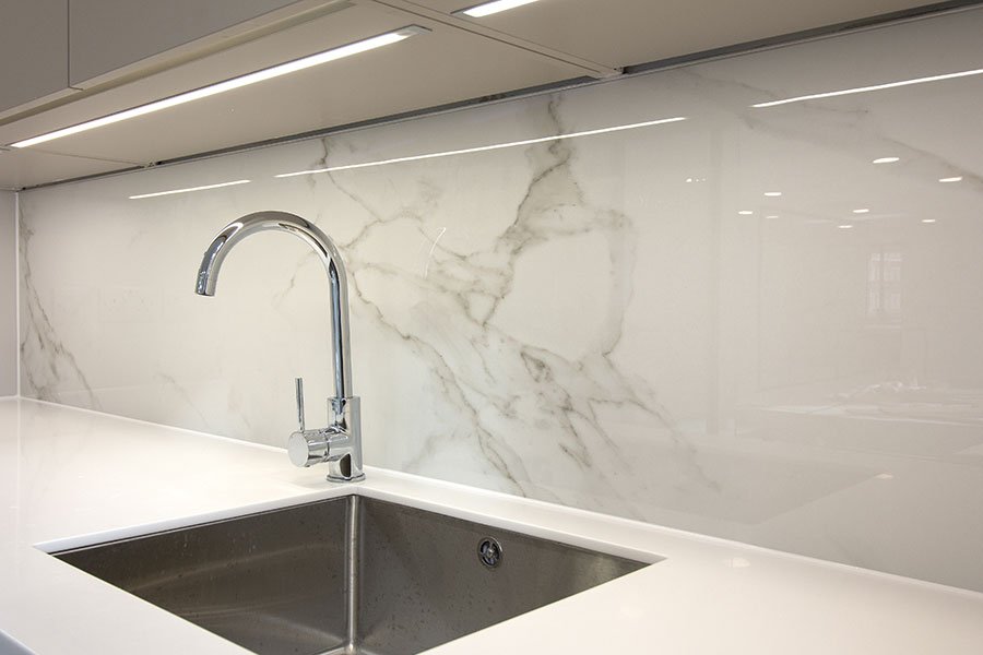 UKTilesDirect's tweet image. 2019 is all about statement splashbacks ow.ly/fZ5H30nk9DY #KitchenSplashbacks #BathroomSplashbacks