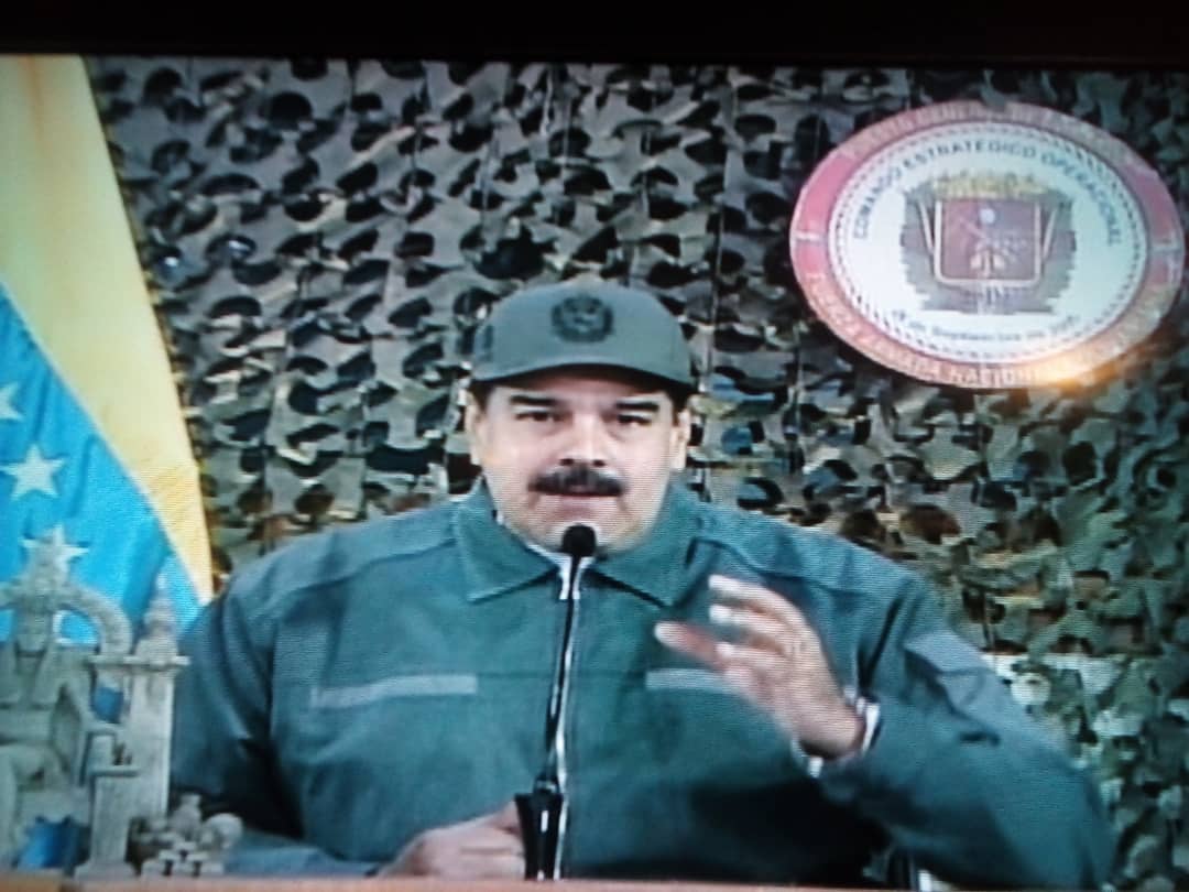 DavidRo51445635's tweet photo. ✌🏼🇻🇪⚔ !SOLAMENTE UNIDOS Y MOBILIZADOS Y EN RESISTENCIA Y CON LA RAZON HISTÓRICA,QUE NOS ASISTE CON BOLIVAR CHAVEZ Y EL PUEBLO NOSOTROS LOS VENCEREMOS, AQUI NO SE RINDE NADIE PORQUE LA PAZ ES NUESTRA GUÍA JUNTO A LA UNIÓN CIVICO MILITAR DE LOS VERDADEROS PATRIOTAS CHAVEZ "VIVE" https://t.co/ue9XJfW5cp