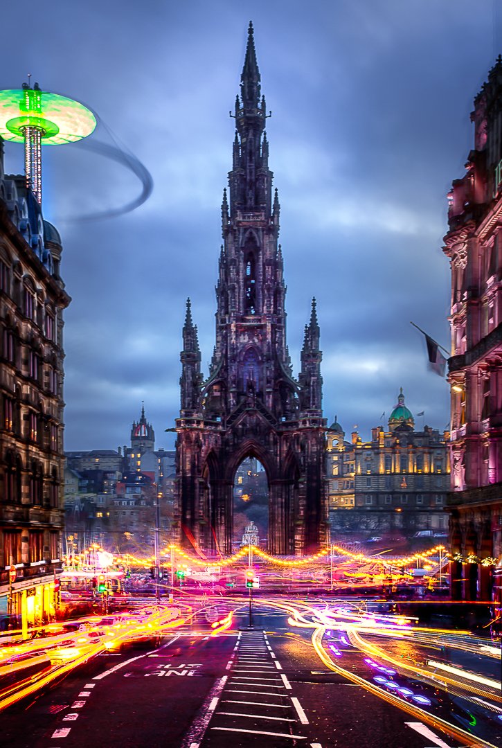 StuartMcMillan's tweet photo. Another shot taken in Edinburgh during the Christmas festivities. This is a long exposure, capturing the lights of the passing cars with the Scots Monument centre stage. #streetphotography #exploringcities #Edinburghatchristmas Link for the video https://t.co/jXvyQqz0QT https://t.co/zUgZEuSZRh