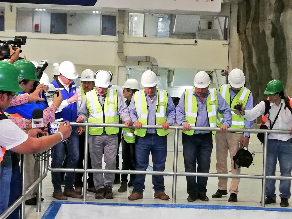 danilomariduena's tweet photo. Fuimos parte de la inauguración de la central de generación hidroeléctrica "Minas San Francisco", obra que generará más de 270 MW de energía, beneficiando a más de 220.000 familias de nuestra provincia #ElOro y parte del #Azuay
#RecuperamosMinasSanFrancisco
@Lenin @mariapaularomo https://t.co/9sQe5aXrET