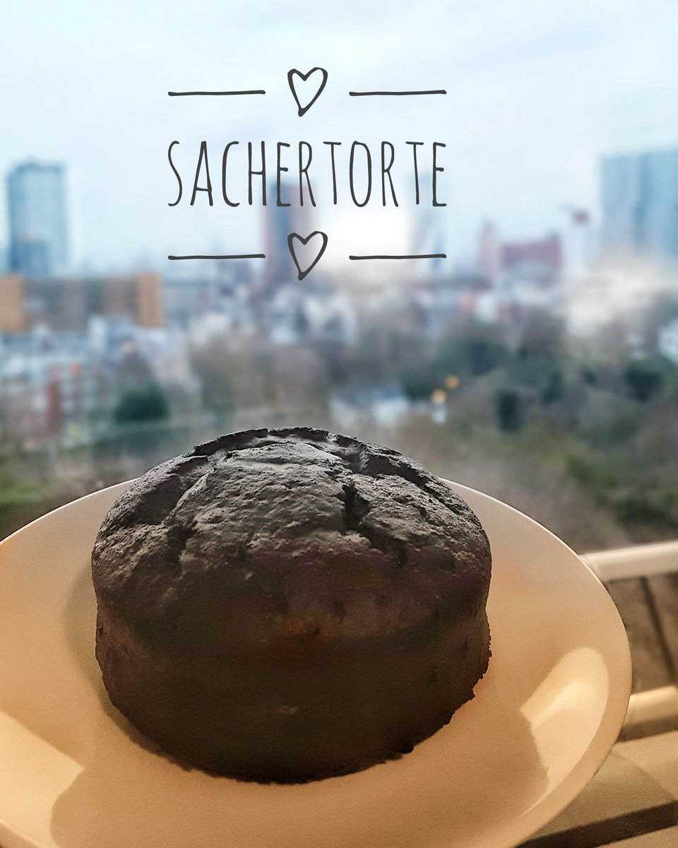 michis_cakery's tweet photo. I made a new dessert that weekend! Sachertorte! It's one of the most famous cake from Austria. Have you guys ever tried it ? https://t.co/nVmoG9O5nw