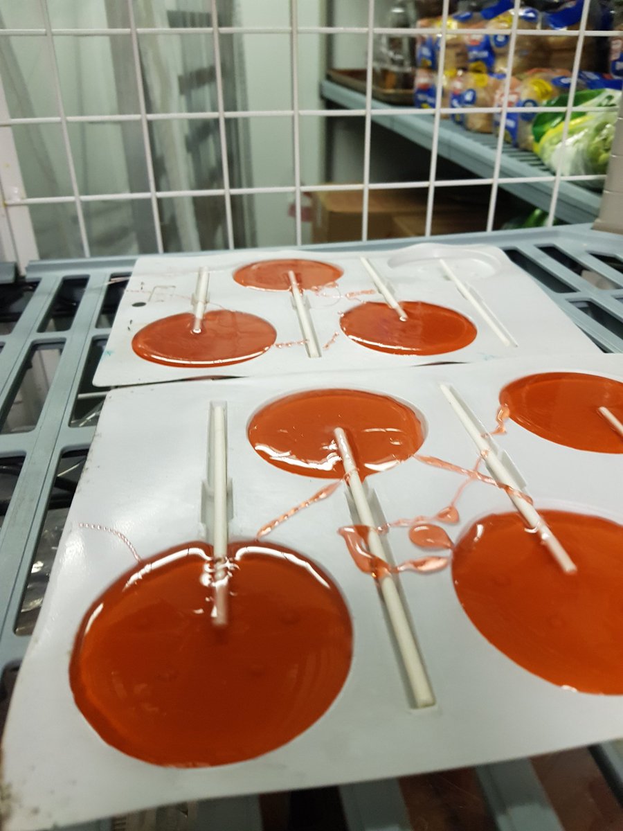 chefdazza's tweet image. Most interesting free day in ages. Beet pasta, handmade lollipops, fried kit Kat bar. There&apos;s also a deep fried grilled cheese in here somewhere. #thelakerway #bmlsslearns