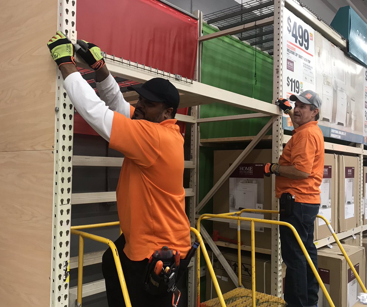 MET associate Jeff &amp; Ron taking care of busy, installing grade 5 bolts. #whyiworksafe <a href="/tavares_gabe/">TavaresGabe</a> <a href="/LennyGaspari/">Lenny Gaspari</a>