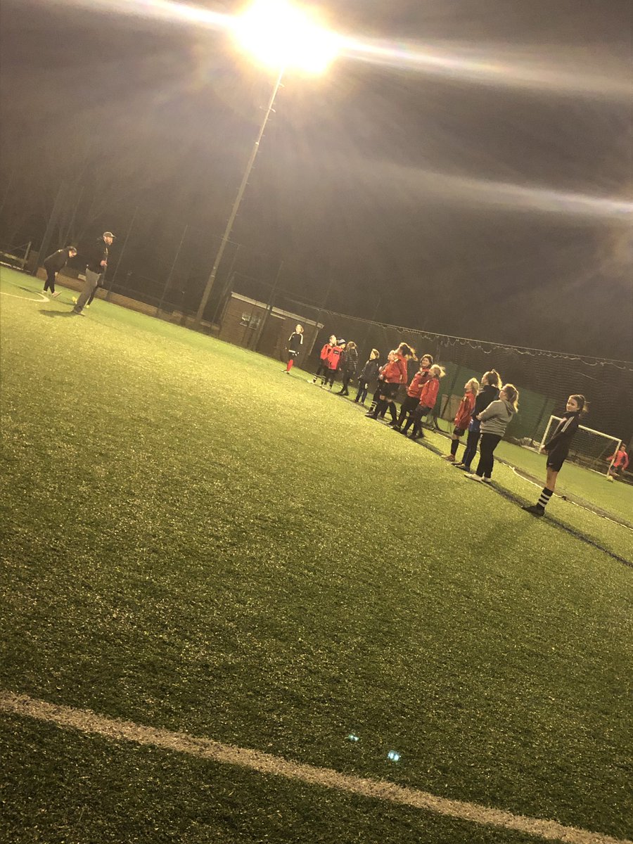 RavenettesU11's tweet photo. Good numbers at training tonight ⚽️ https://t.co/894jpxhm5n