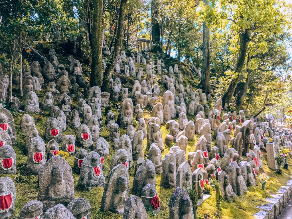 monicarazzi's tweet photo. Se state organizzando un viaggio in Giappone, non potete perdervi una delle esperienze più belle che vi capiterà di vivere durante la vostra permanenza nel paese del Sol Levante: dormire in un tempio buddista sul Monte Koya. https://t.co/NgbCAkVvQL https://t.co/YQCpPU5lgE