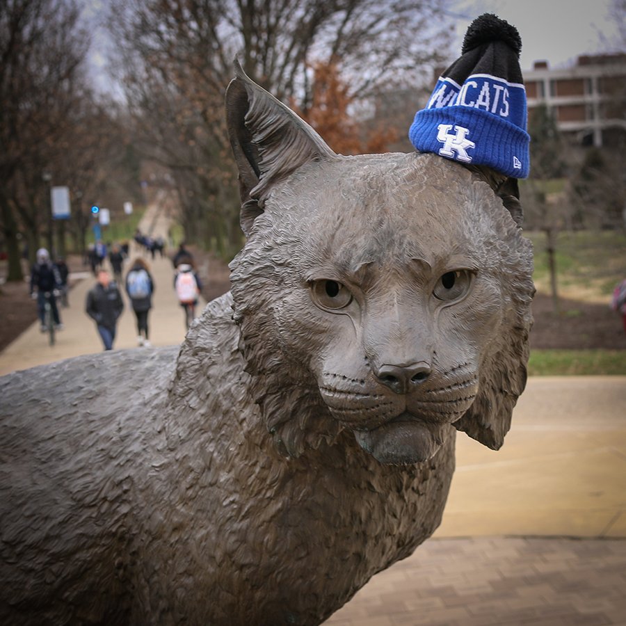 kentuckyalumni's tweet photo. The Bowmans may not always wear hats, but when they do, they wear only the best! Wildcats, tell us which hat is your favorite, or show us what you are wearing on #NationalHatDay https://t.co/buUKsnQMeC