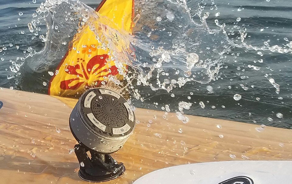 DryCASE's tweet image. Vibe high and the magic around you will unfold, especially with the Dryvibes 2.0, our powerful waterproof Bluetooth speaker! 🌊
Find more about it at drycase.com/waterproof-spe…