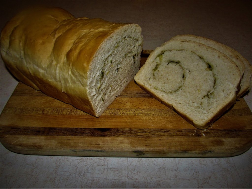 Herbed Swirled bread cookingadventures.org/2019/01/15/her…