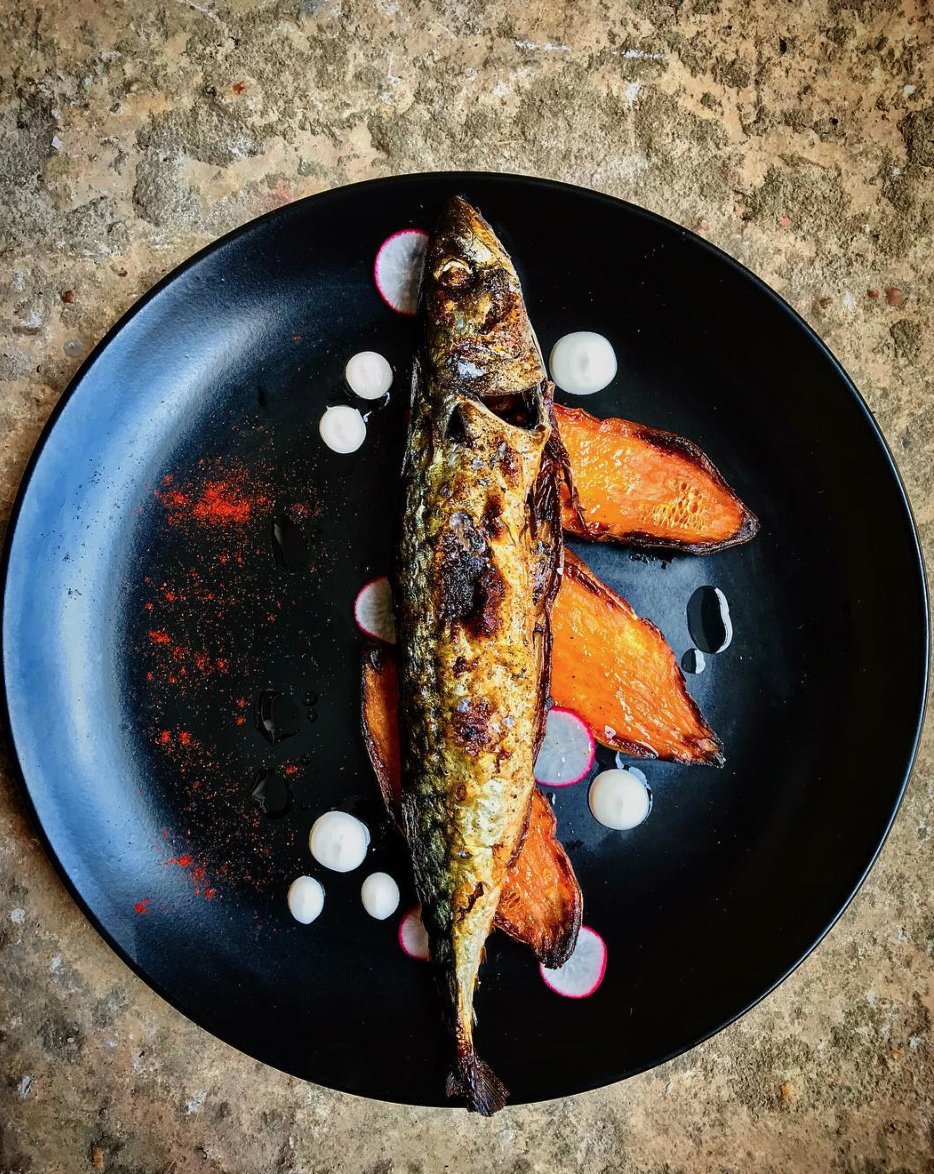 Caballa a la parrilla/ Papa Camote/ Emulsión de Rábano/ Merken .
.
.
#restaurant #chef #experience #chilean #inspired #foodpics #plating #Spain #landoffire #onachileankitchen #cooking #job #cabanyal #Valencia #Soon