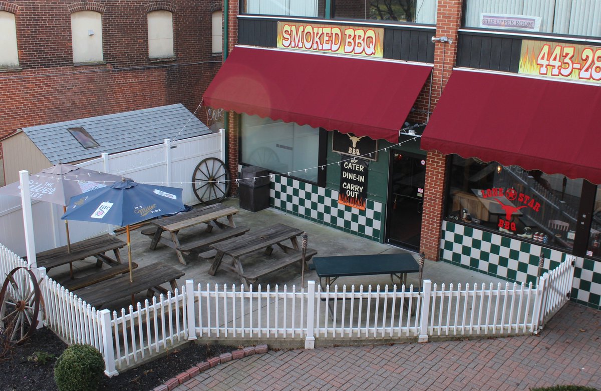 TheDAnthonyGro1's tweet photo. PRICE REDUCTION!! *$59,000*  Great Opportunity to bring NEW FLAVOR to our Downtown area. So many untapped dining trends. Lone Star name and recipes not for sale. Kitchen equipment, DR furniture transfer, including $25k hood system. Contact Patrick for details 443-340-2799 https://t.co/3uaOMepU0Y