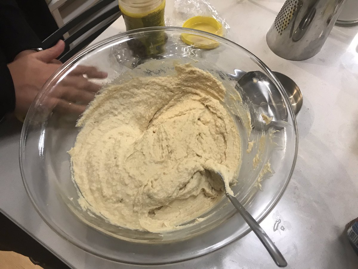 StefVic's tweet photo. Ecco l’Hummus preparato dalla nostra squadra #IsraelCookingChallenge #visitateisraele #citiesbreak https://t.co/1GiJ6riFqh