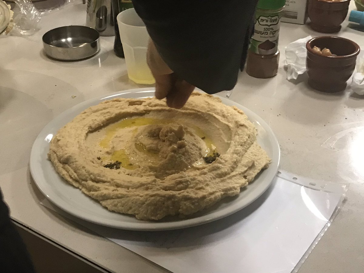 StefVic's tweet photo. Ecco l’Hummus preparato dalla nostra squadra #IsraelCookingChallenge #visitateisraele #citiesbreak https://t.co/1GiJ6riFqh