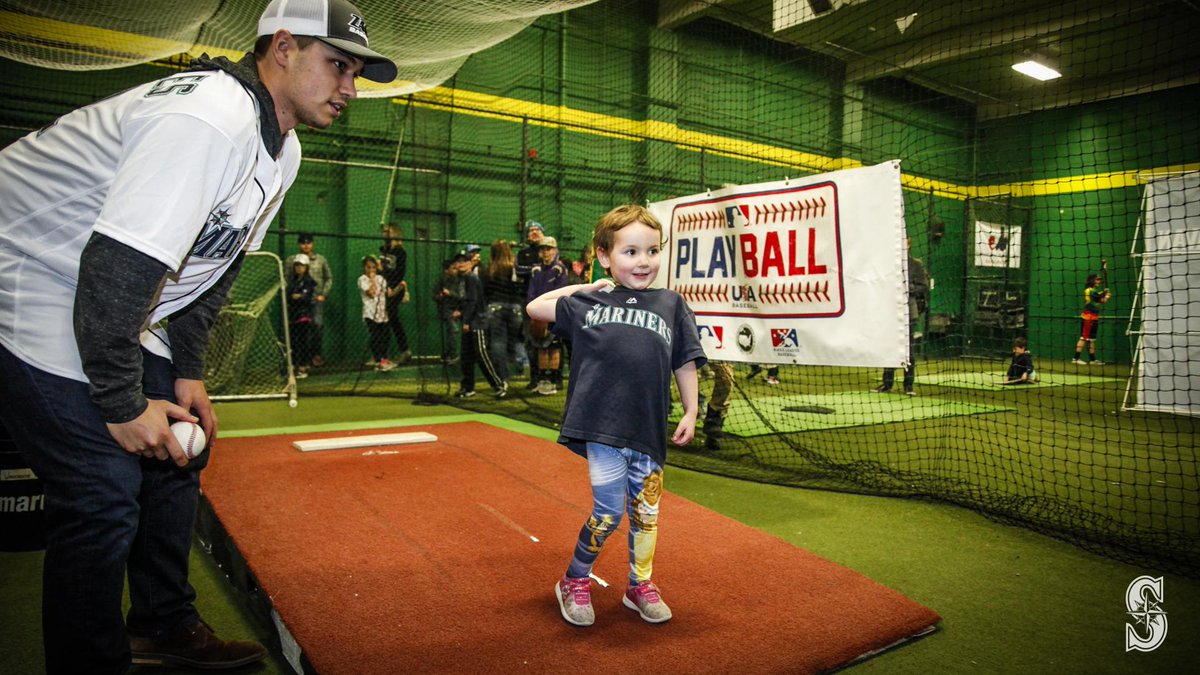 Mariners's tweet photo. Spokane, the #MarinersCaravan🚌 is headed your way—and we've got a former member of the @GonzagaBulldogs with us.

Catch @MarcoGonzales_, @SArmstrong90, @TheDaveSimsShow and @MarinerMoose tomorrow afternoon at a special #PlayBall event. https://t.co/qrnzzVhrvo https://t.co/5QfGcLDNQZ