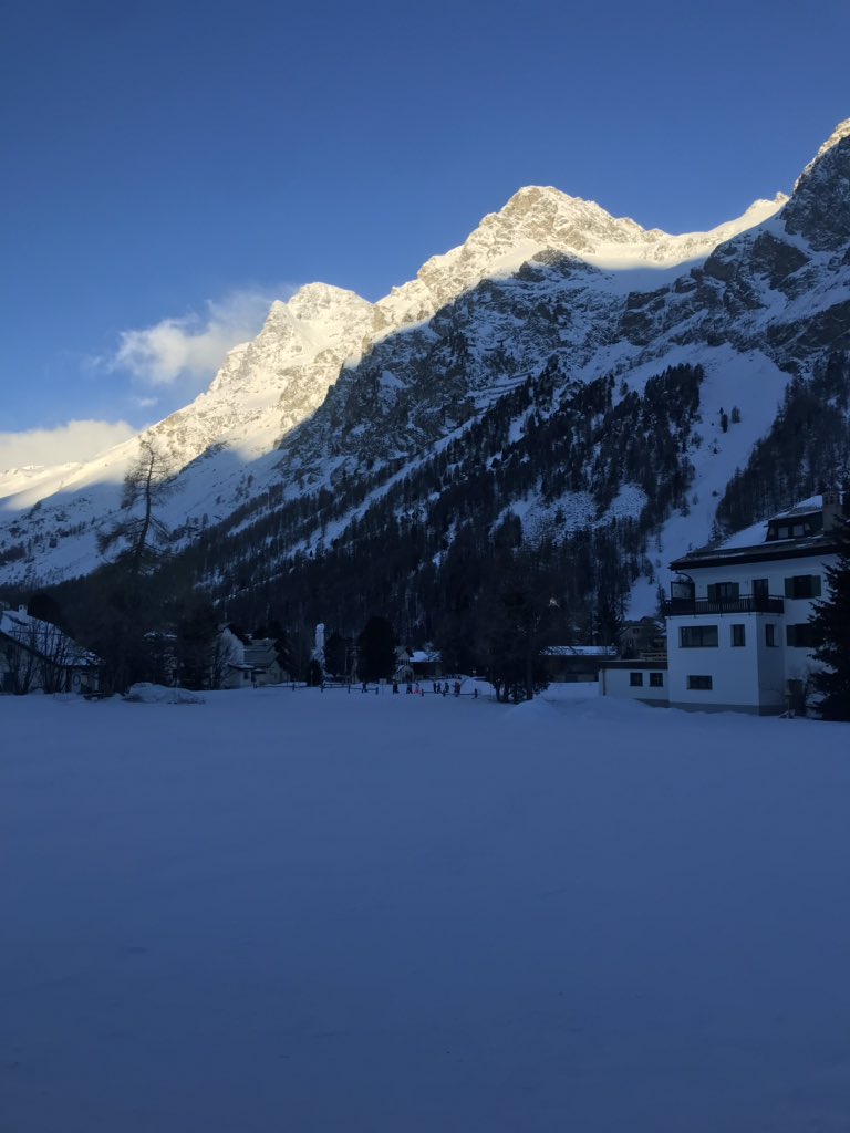 ryanmera's tweet photo. Magnifique cette région de Suisse ! https://t.co/EKi2Zo8Yu2