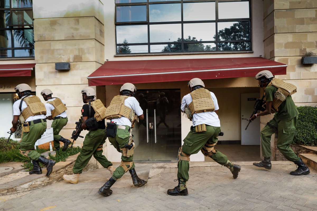 QuickNewsDigit1's tweet photo. Different images from Getty Images and The Associated Press were used in an article done by the Incoming East Africa Bureau Chief for the New York Times, Kimiko de Freytas-Tamura,giving a run down of the events at the area.https://t.co/bMY0oER37b  #NairobiAttack #KenyaAttack https://t.co/m997QZLqbO