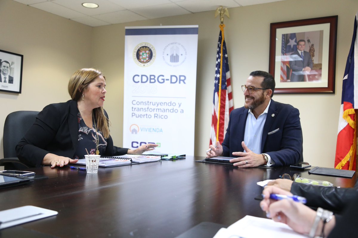 Hoy, recibimos en el @DeptVivienda a la alcaldesa de Canóvanas, @LORNNASOTO, para discutir detalles del programa de fondos federales CDBG-DR y su alcance para el desarrollo del municipio. #HoyConstruimos – at Departamento De La Vivienda