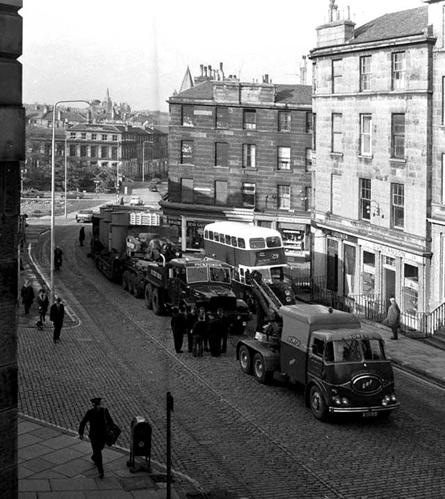 Here you go <a href="/pipdunn/">Pip Dunn 🏴󠁧󠁢󠁥󠁮󠁧󠁿🇬🇧🇪🇺</a> , another ERF for you, assisting Pickfords with a transformer out of Parsons Peebles in Edinburgh. I think the trailer is TM413, the 200 tonner, which is a regular fixture at the Great Dorset <a href="/steamfair/">Great Dorset Steam F</a> . Can anyone confirm? <a href="/classiclorries/">classiclorries</a>