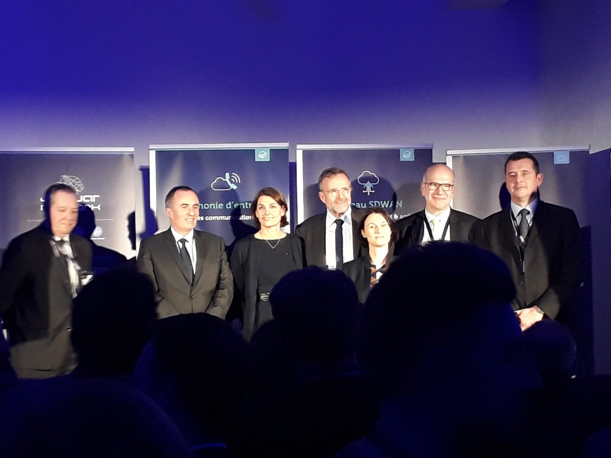 GRAND OPENING ROCK, inauguration Data Center Rockfeller <a href="/DCforDATA/">DCforDATA</a> @Jaguar_Network , capacité de 400 racks de data, en double adduction sur <a href="/LaFibreGdLyon/">La Fibre Grand Lyon</a> !!!