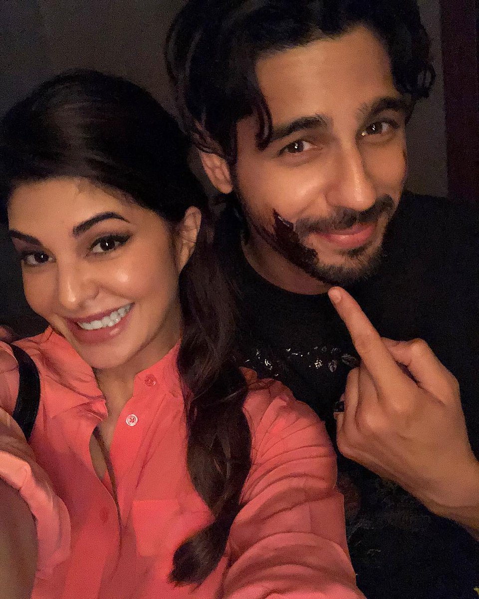 hbharu7's tweet photo. FAVSβ₯β₯β₯ #SidLine #SidSona
HBD SID MALHOTRA https://t.co/jV1UHGI3nz