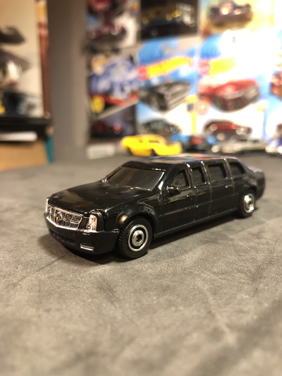 2015 CADILLAC LIMOUSINE #frankyfourwheels #bandahotwheelera #hotwheels #matchbox