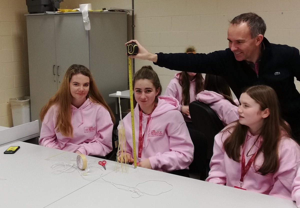 MTU_CivilEng's tweet image. Plenty of budding structural engineers #iwish19 during our @IWish_ie challenge 
#STEMCIT #IWISH_CITandUL #AthenaSwanCIT