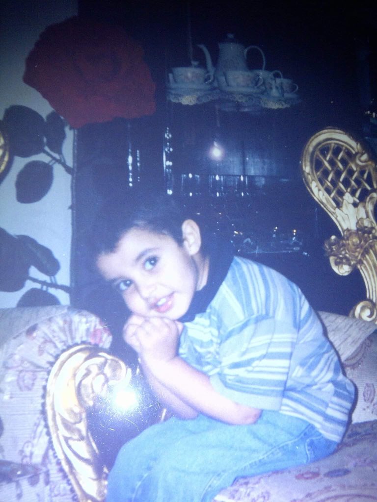 yourbadartist's tweet image. #10yearschallenege  
عشرة اعوام من الخدود والبطاطس المحمرة