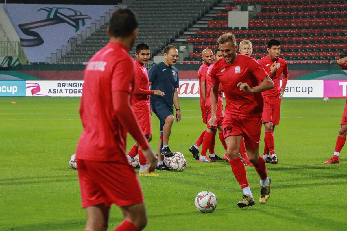 kfu_kg's tweet photo. Pre-match training session 🇰🇬
#KGZPHI https://t.co/NwtmZkrDyH