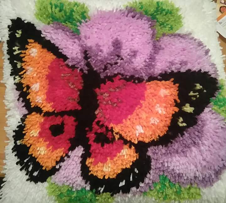 TraceyShorty28's tweet photo. I finally finished a making a cushion for someone a year after starting it 😳 I do latch hook, it's takes a lot of concentration, one line can take me an hour, but i feel pleased at the end result. I can only do it when I am in the mood. I feel it keeps #dementia at bay #crafts https://t.co/eZ2qAG13IW