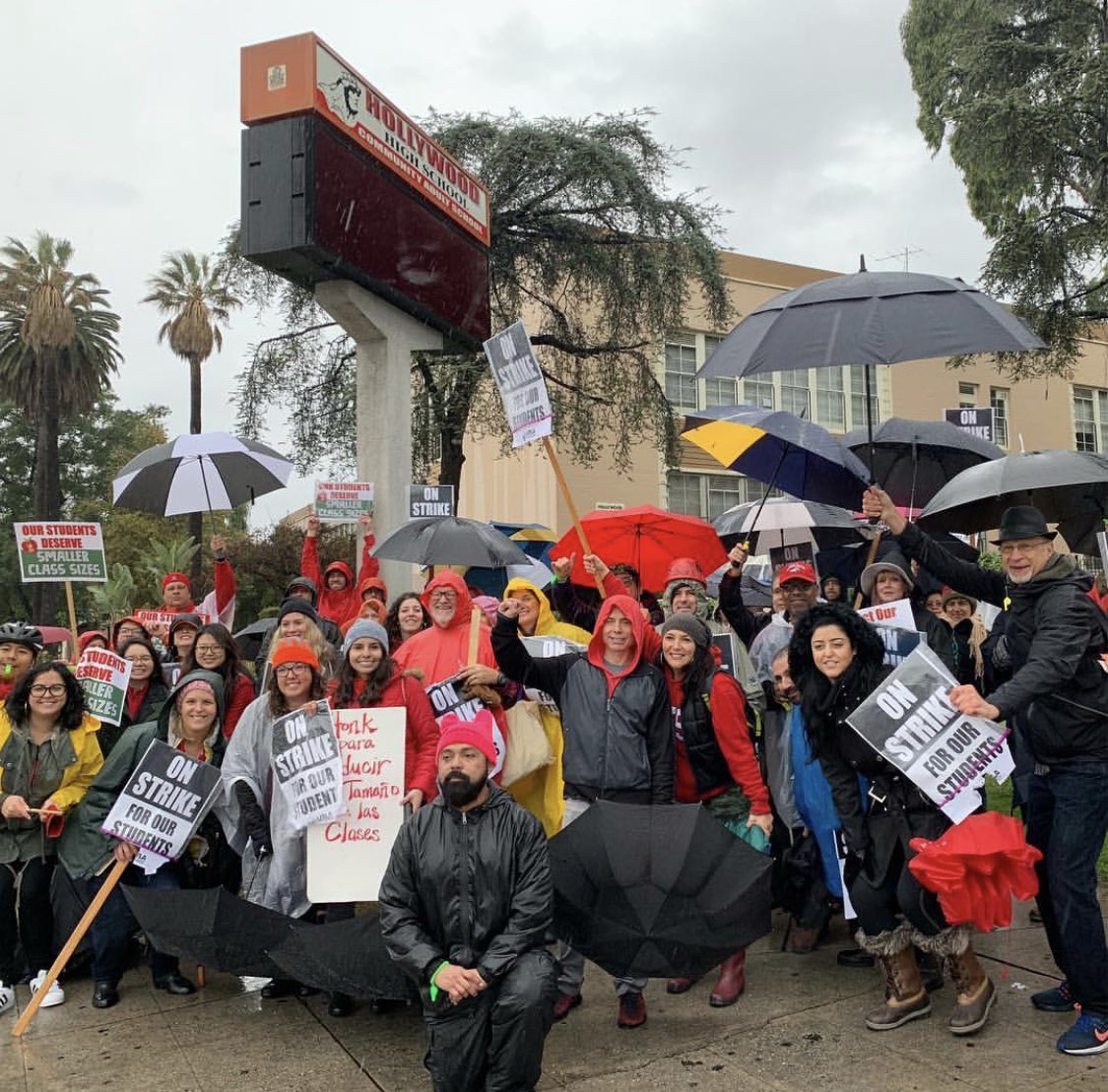 brujafairywitch's tweet image. My teachers striking for smaller class sizes, more teachers, and higher pay!! They deserve better than Austin Buetner’s sad attempts at compromise!! (Not my photo) #WeAreLA #UTLASrong
