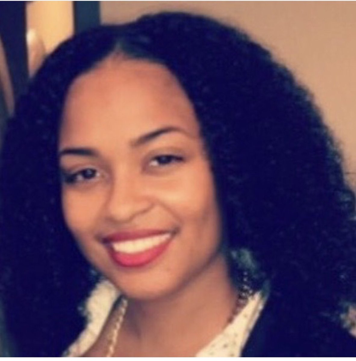 cadencesubr's tweet image. Happy Founder’s Day to our favorite pretty girl, our property manager, Ms. Giselle Freeman ! #AKA. #FAMU.  #BetaAlpha. 💕💚💕💚