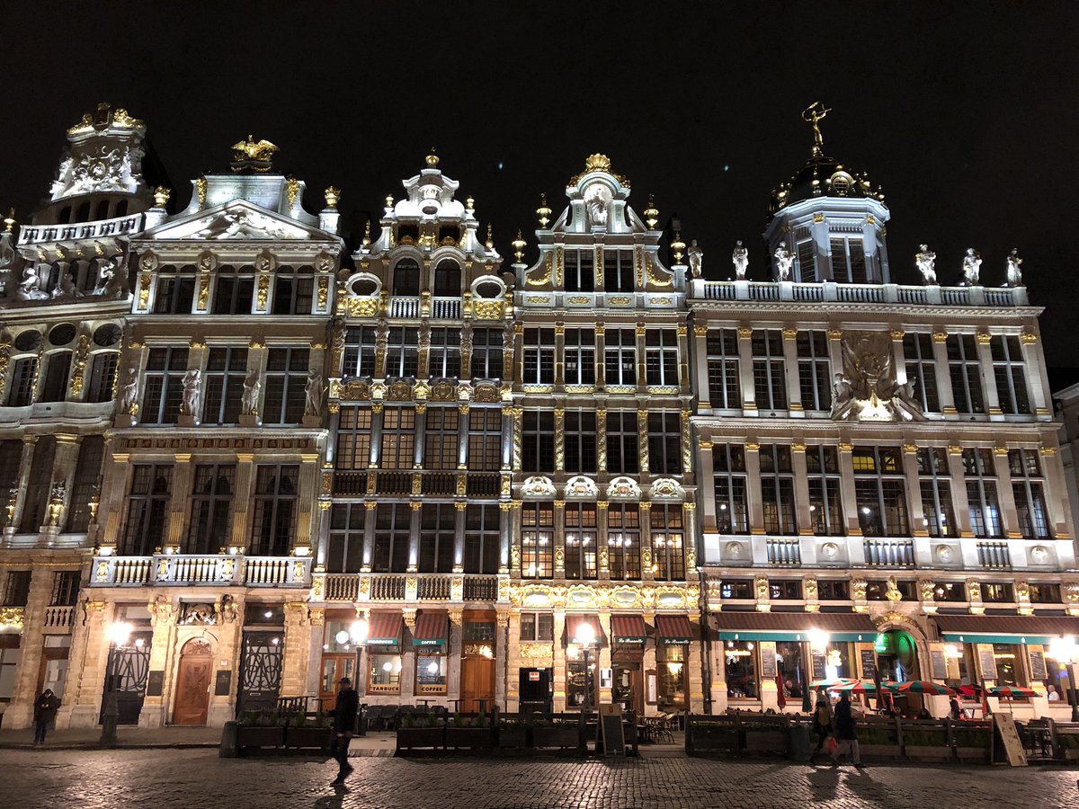 La grandiosa Grand Place. Sono passati già sei mesi da quando ho lasciato la mia bella #Bruxelles  e già ne avevo tanta nostalgia 🇧🇪 #travelblogger #Grandplace