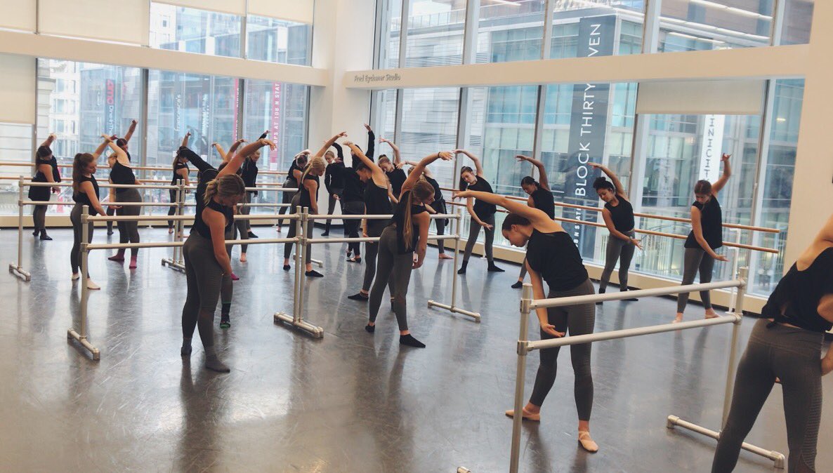 Bingham_DanceCo's tweet photo. chicago chicastop chicaDANCE chicaCO ✨ #cheekago https://t.co/ajy9qhJ0LG