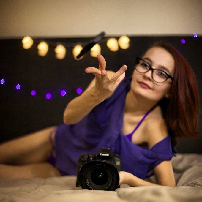 Having some fun between shots - second try haha #fetishmodel #altmodel https://t.co/QxG6qEV0rM<a href="/tag/fetishmodel"class="tags"><span>#fetishmodel</span></a><a href="/tag/altmodel"class="tags"><span>#altmodel</span></a>