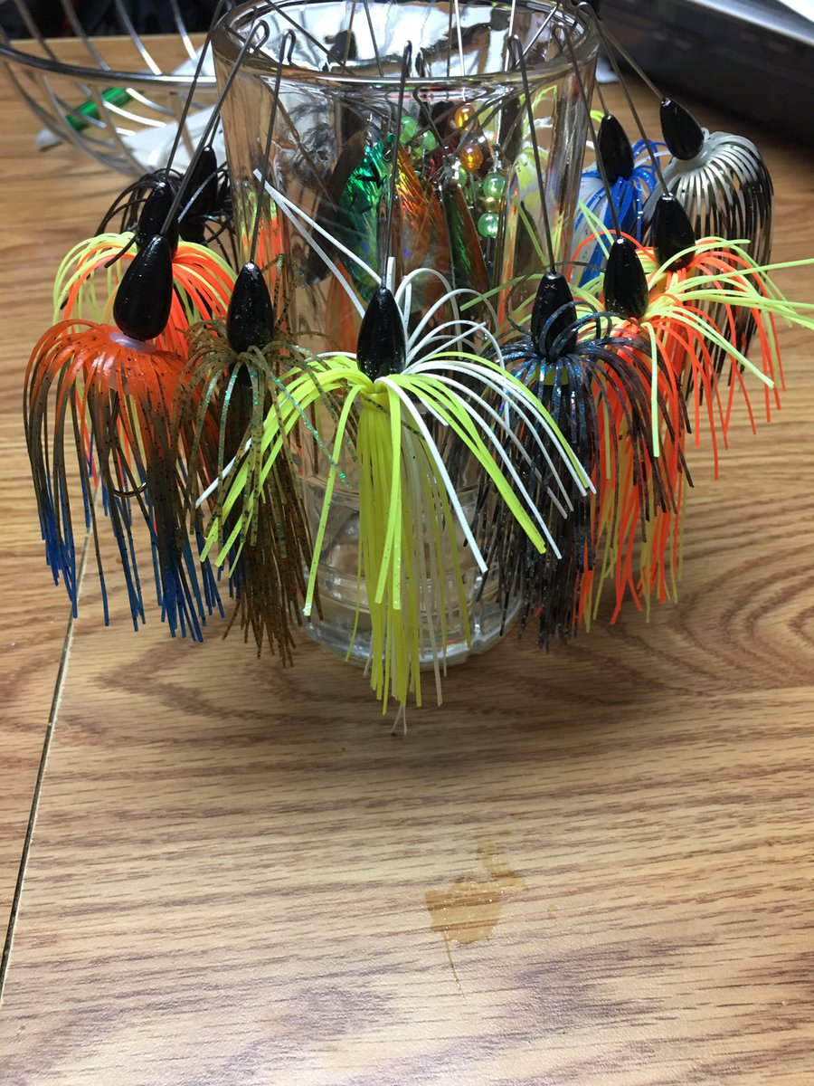 Tenpointlures's tweet image. Working on some spinnerbaits‼️ check them out at                                    -&amp;gt; true-turn.myshopify.com
