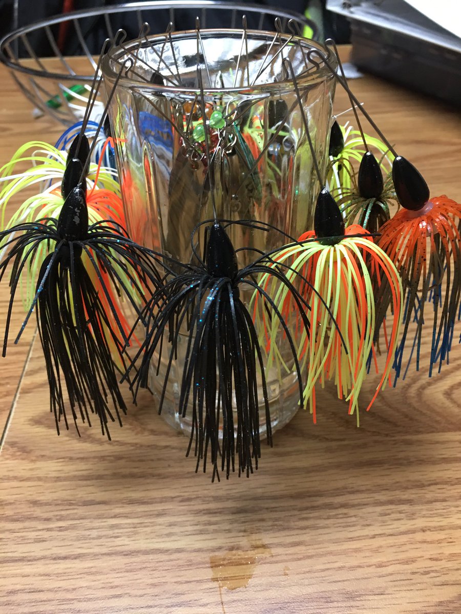 Tenpointlures's tweet image. Working on some spinnerbaits‼️ check them out at                                    -&amp;gt; true-turn.myshopify.com