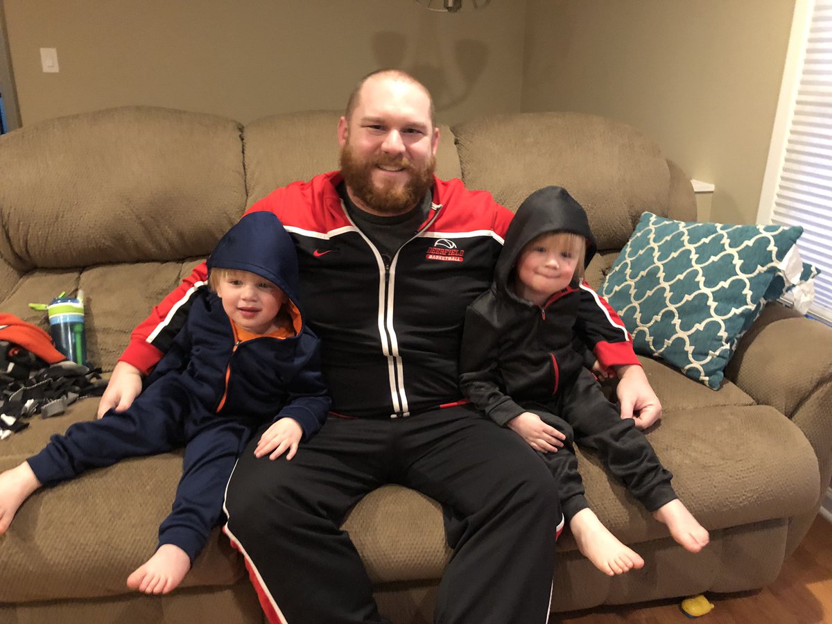 agoldberg24's tweet photo. Watching football with my boys the only way you should. #JumpsuitJanuary @BarstoolBigCat @PFTCommenter @hen_ease @PardonMyTake https://t.co/QE06it2miw