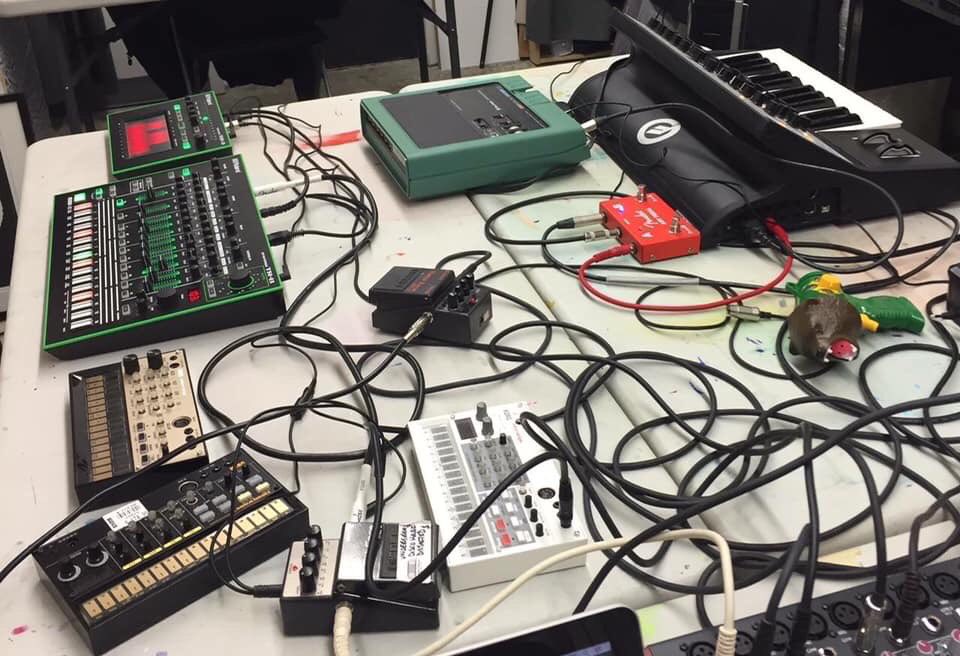 possibleworlds_'s tweet photo. Today starting at 4PM: Come through for the first PW Music Producer Meetup of 2019. Share what projects you have coming up this year + bring your gear for an open jam #ottarts #ottmusic #musicmeetup #2019projects https://t.co/OASL1URIrc