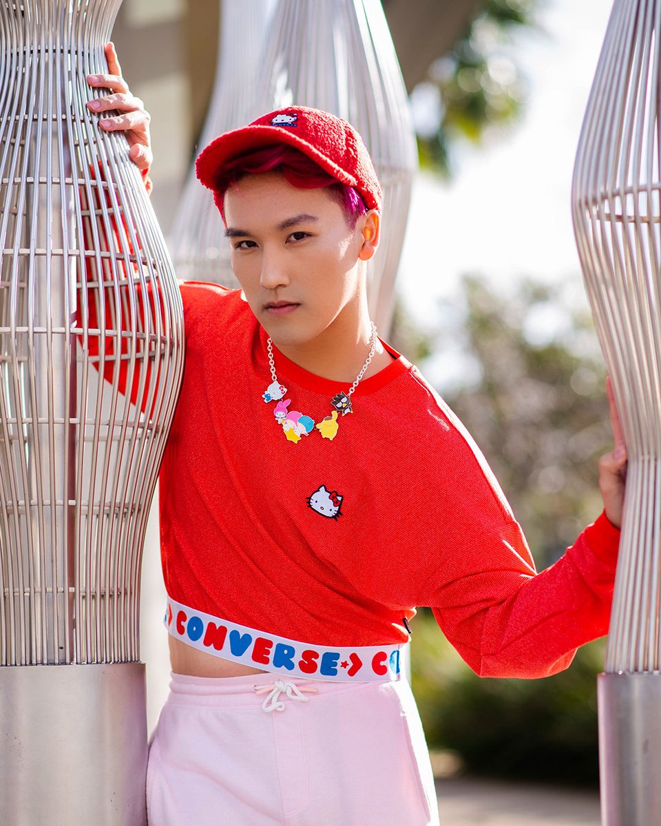 converse hello kitty hat