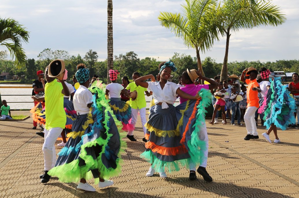ChildChangeCOL's tweet photo. Don't miss our #ProjectTalk on Monday 4th February. We will be discussing how our projects use arts activities such as #drama, #dance & music as tools for defending #children against threats to their safety and for protecting their rights in the long term. https://t.co/loj1oigxcP https://t.co/voE0cVFVOb