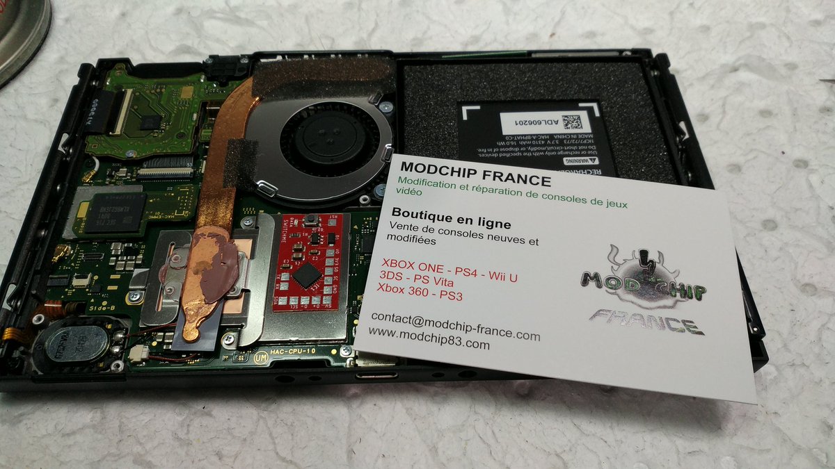 ModchipFrance's tweet photo. La journée n'est pas terminée 😁
Pose d'une SwitchME sur cette switch compatible merci @Yoshi69095954
#ModchipFrance est revendeur et installateur du SwitchME 👍
Avec le SwitchME plus besoin de jig & dongle 😎
https://t.co/Xg473DQRqB https://t.co/fTjAdi7EML