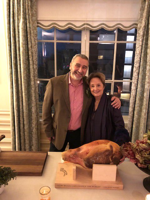 TCFDiscovery's tweet photo. “How we eat can change the world” - @AliceWaters, we agree! @chefcasella sharing our #FoodIsMedicine philosophy, all the way in CA with a wonderful chef, restaurateur, author, &amp; friend. #FoodIsMedicine #DNATCFD #HealthWellnessAndWonders #WhatHappensHereMattersEverywhere https://t.co/9TtHdiv6av