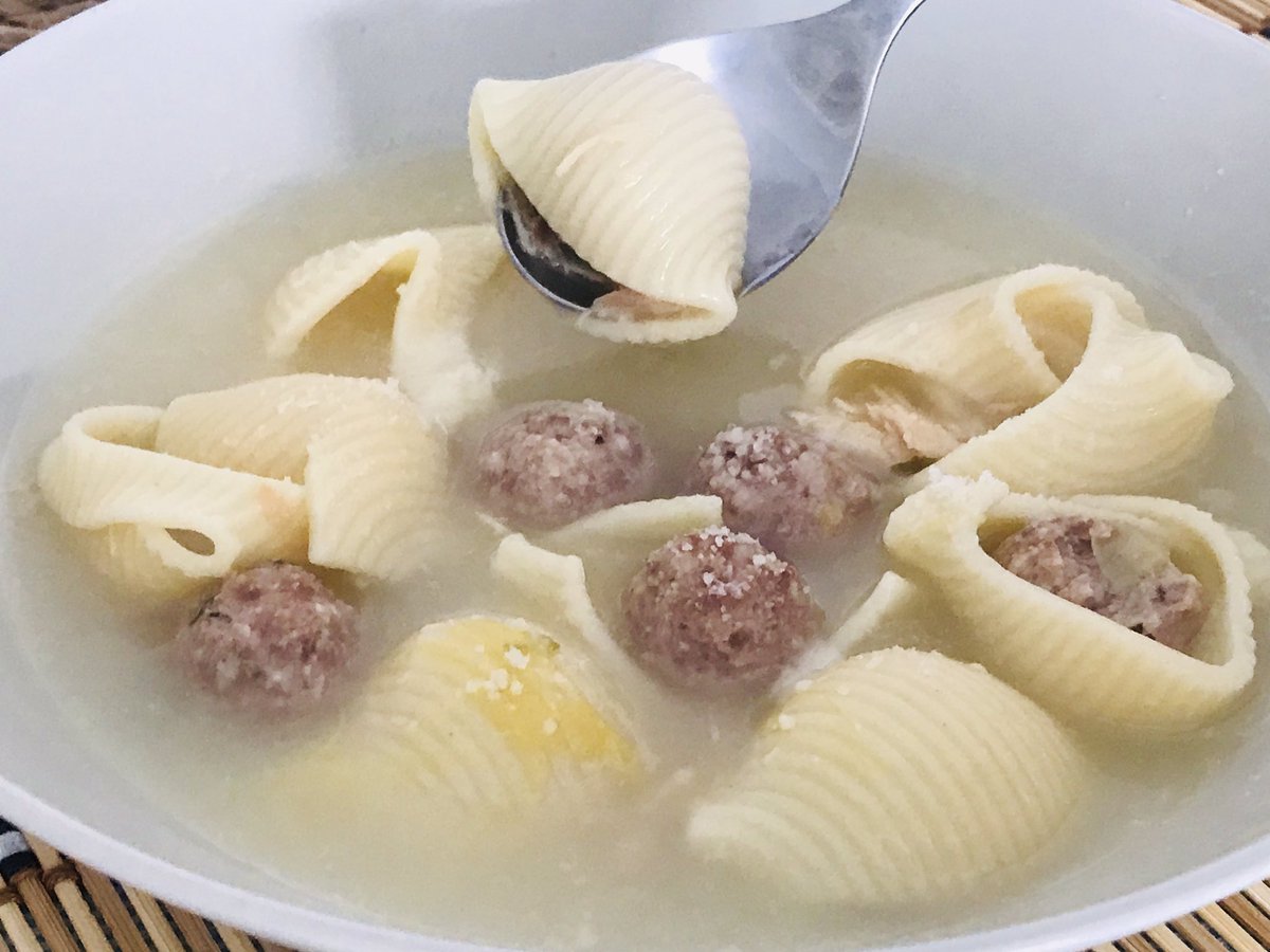 ElBistrodeMarco's tweet photo. Tiempo de sopas. #Caldo #Galets #Escudella https://t.co/rMONbpqOxj