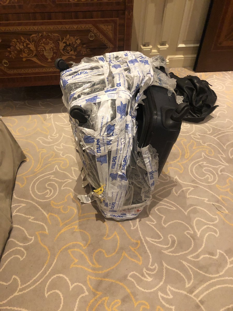 DexRob's tweet photo. Thanks @Airfrance for my bag! 😕 https://t.co/8Ck1loOXOn