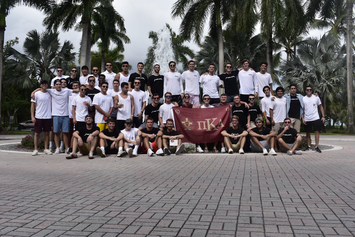 UMiamiPikes's tweet photo. Looking forward to meeting everyone today at the IFC Barbecue at 4 PM on the IM Fields! #RushPIKE https://t.co/8X80Alpixn