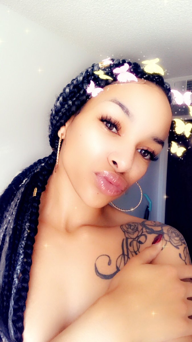 KantBreakMe's tweet photo. βBe you, Do you, For youβ β€οΈβ€οΈ #Denvertwitter #DenverGlobal #mood #BlackGirlMagic https://t.co/VLt1HFLGQV
