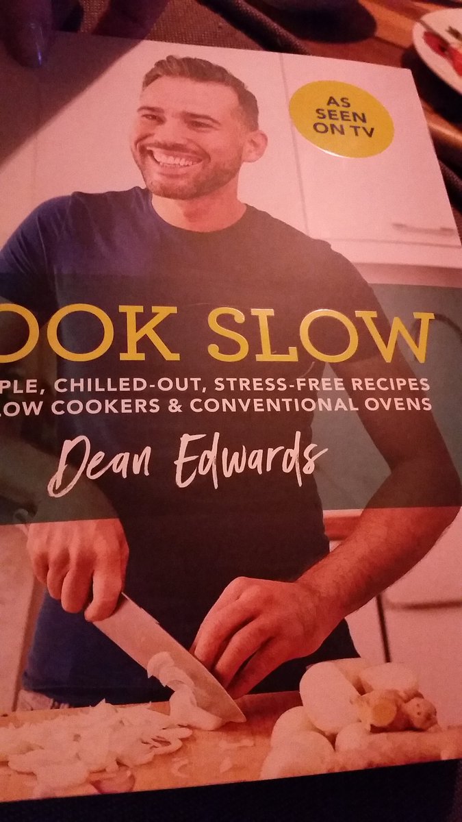andieuridge's tweet image. Oh my word. I've had a slow cooker for YEARS &amp;amp; never really used a cook book, but this one by @Deanedwardschef looks amazing! Can't wait to get started- I just need to figure out what to make first! #cookslow